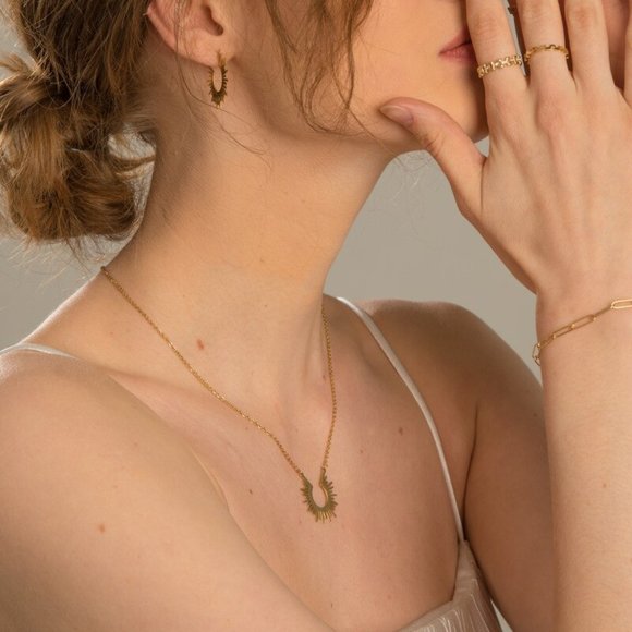 Gold Spiked Sun Ray Necklace - Celestial Pendant - Minimalist Design -‎ Elegant - Picture 5 of 9